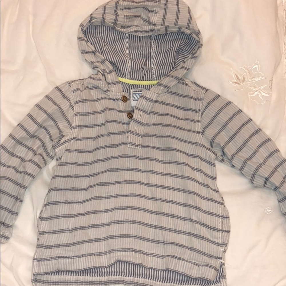  Old navy pullover 3T excellent condition